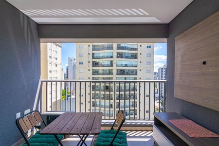 Varanda de kitnet/studio para alugar com 1 quarto, 26m² em Moema, São Paulo