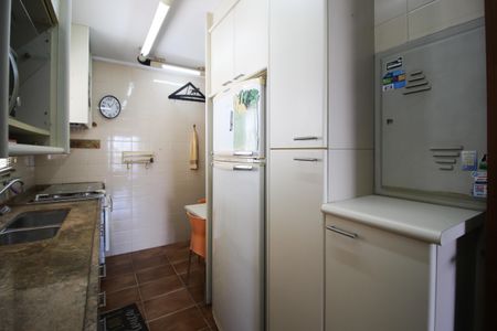 Apartamento para alugar com 94m², 3 quartos e 2 vagas Apartamento para alugar com 94m², 3 quartos e 2 vagasCozinha