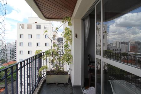 Apartamento para alugar com 94m², 3 quartos e 2 vagas Apartamento para alugar com 94m², 3 quartos e 2 vagasVaranda