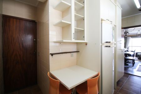 Apartamento para alugar com 94m², 3 quartos e 2 vagas Apartamento para alugar com 94m², 3 quartos e 2 vagasCozinha