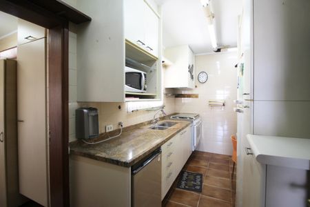 Apartamento para alugar com 94m², 3 quartos e 2 vagas Apartamento para alugar com 94m², 3 quartos e 2 vagasCozinha