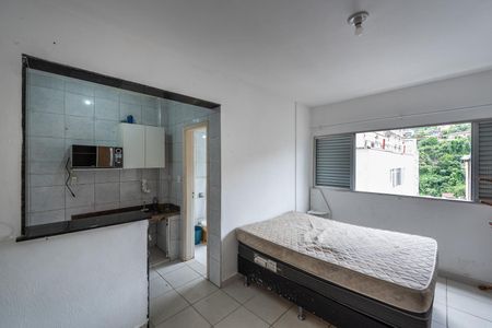 Sala e quarto de kitnet/studio para alugar com 1 quarto, 64m² em Itararé, Santos