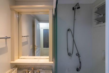 Apartamento à venda com 72m², 2 quartos e 2 vagas Apartamento à venda com 72m², 2 quartos e 2 vagasBanheiro da Suíte