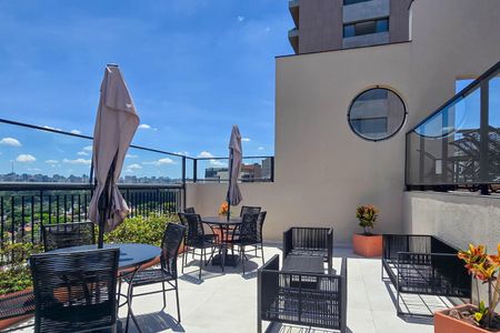 Apartamento à venda com 72m², 2 quartos e 2 vagas Apartamento à venda com 72m², 2 quartos e 2 vagasÁrea comum - Piscina