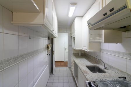Apartamento à venda com 72m², 2 quartos e 2 vagas Apartamento à venda com 72m², 2 quartos e 2 vagasCozinha
