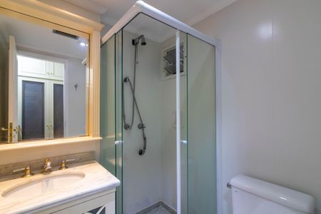 Apartamento à venda com 72m², 2 quartos e 2 vagas Apartamento à venda com 72m², 2 quartos e 2 vagasBanheiro da Suíte