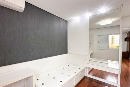 Casa de condomínio para alugar com 241m², 3 quartos e 4 vagas Casa de condomínio para alugar com 241m², 3 quartos e 4 vagasSuíte