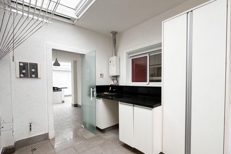 Casa de condomínio para alugar com 241m², 3 quartos e 4 vagas Casa de condomínio para alugar com 241m², 3 quartos e 4 vagasÁrea de Serviço