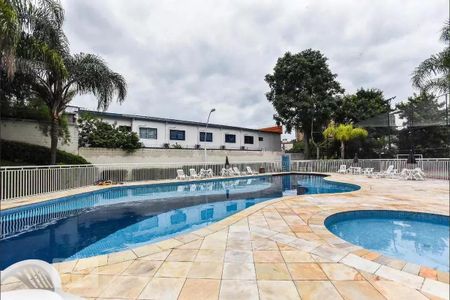 Casa de condomínio para alugar com 241m², 3 quartos e 4 vagas Casa de condomínio para alugar com 241m², 3 quartos e 4 vagasÁrea comum - Piscina