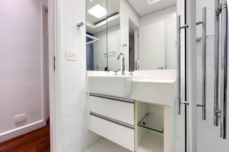 Casa de condomínio para alugar com 241m², 3 quartos e 4 vagas Casa de condomínio para alugar com 241m², 3 quartos e 4 vagasBanheiro Social