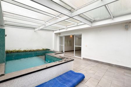 Casa de condomínio para alugar com 241m², 3 quartos e 4 vagas Casa de condomínio para alugar com 241m², 3 quartos e 4 vagasVaranda da Sala