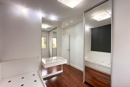 Casa de condomínio para alugar com 241m², 3 quartos e 4 vagas Casa de condomínio para alugar com 241m², 3 quartos e 4 vagasSuíte