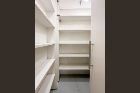 Casa de condomínio para alugar com 241m², 3 quartos e 4 vagas Casa de condomínio para alugar com 241m², 3 quartos e 4 vagasDespensa