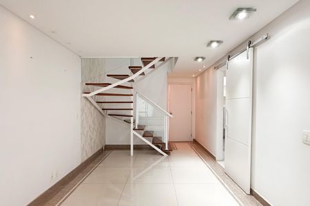 Casa de condomínio para alugar com 241m², 3 quartos e 4 vagas Casa de condomínio para alugar com 241m², 3 quartos e 4 vagasSala