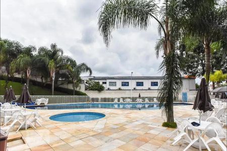 Casa de condomínio para alugar com 241m², 3 quartos e 4 vagas Casa de condomínio para alugar com 241m², 3 quartos e 4 vagasÁrea comum - Piscina