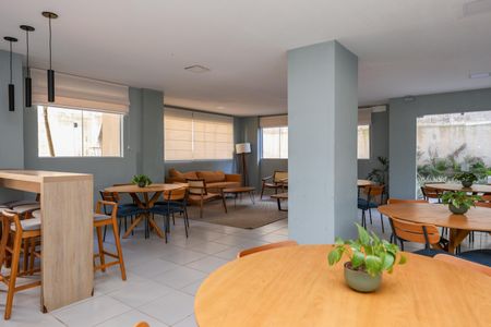 Apartamento para alugar com 46m², 2 quartos e 1 vaga Apartamento para alugar com 46m², 2 quartos e 1 vagaÁrea comum - Salão de festas