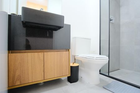 Banheiro de kitnet/studio para alugar com 1 quarto, 20m² em Vila Gomes Cardim, São Paulo