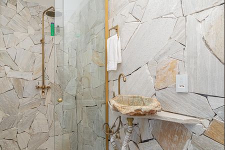 Apartamento à venda com 65m², 2 quartos e sem vaga Apartamento à venda com 65m², 2 quartos e sem vagaBanheiro da Suíte 2