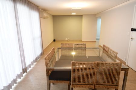 Sala de apartamento à venda com 3 quartos, 154m² em Vila Brandina, Campinas