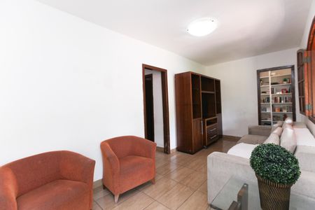 Casa para alugar com 3 quartos, 170m² em Teixeira Dias, Belo Horizonte