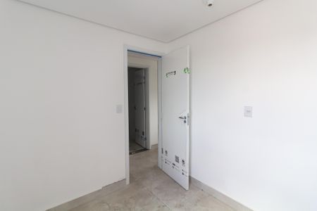 Quarto 1 de apartamento para alugar com 2 quartos, 38m² em Vila Jacuí, São Paulo
