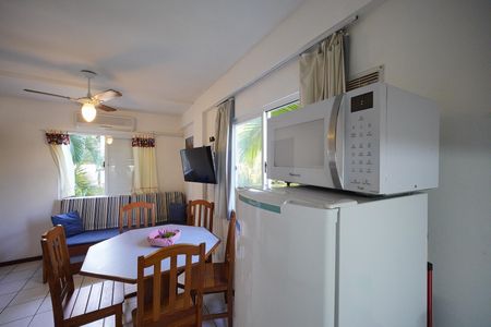 Cozinha de apartamento para alugar com 2 quartos, 39m² em Canasvieiras, Florianópolis