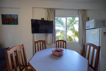 Sala de apartamento para alugar com 2 quartos, 39m² em Canasvieiras, Florianópolis