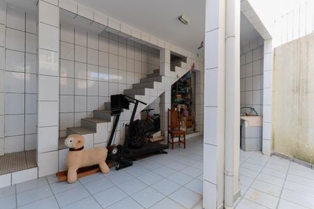 Casa à venda com 320m², 3 quartos e 2 vagasCasa 2 - Área de serviço e quintal