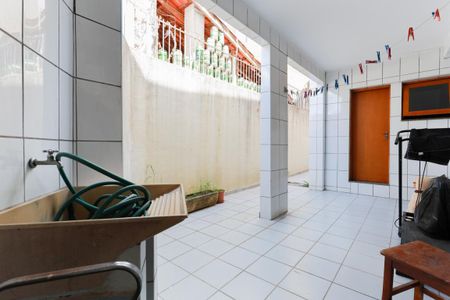 Casa à venda com 320m², 3 quartos e 2 vagasCasa 2 - Área de serviço e quintal