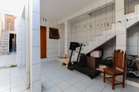 Casa à venda com 320m², 3 quartos e 2 vagasCasa 2 - Área de serviço e quintal