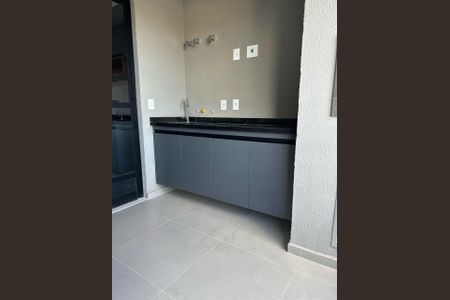 Apartamento para alugar com 68m², 2 quartos e 1 vagavaranda 