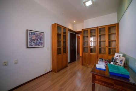 Apartamento à venda com 146m², 3 quartos e 2 vagasQuarto 3
