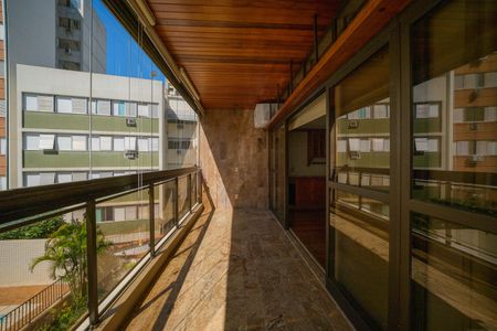 Apartamento à venda com 146m², 3 quartos e 2 vagasSala Varanda