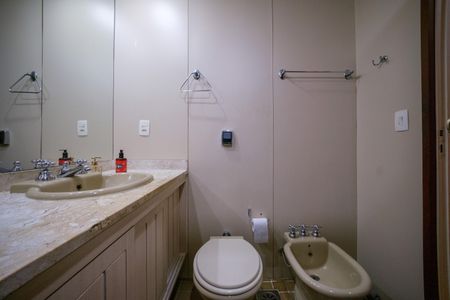 Apartamento à venda com 146m², 3 quartos e 2 vagasBanheiro Suite