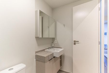 Banheiro de kitnet/studio para alugar com 1 quarto, 24m² em Consolação, São Paulo