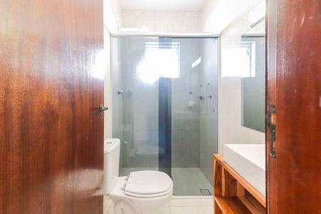 Banheiro  de casa para alugar com 3 quartos, 166m² em Jardim das Vertentes, São Paulo