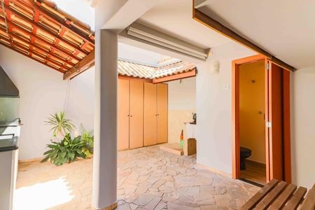 Casa para alugar com 166m², 3 quartos e 2 vagasChurrasqueira e Lavanderia