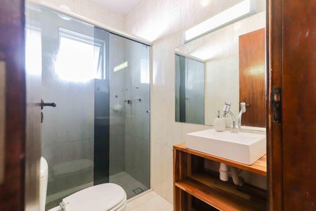 Casa para alugar com 166m², 3 quartos e 2 vagasBanheiro 