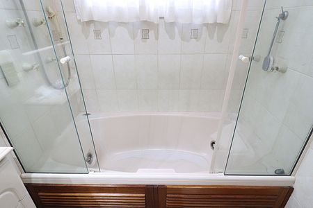 Apartamento à venda com 243m², 3 quartos e 2 vagasBanheiro da Suíte - Banheira