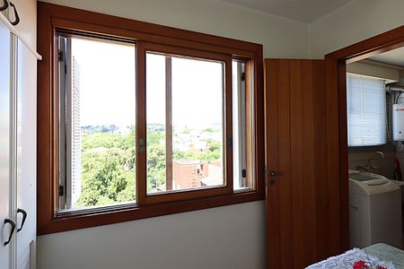 Apartamento à venda com 243m², 3 quartos e 2 vagasJanela da sala de café