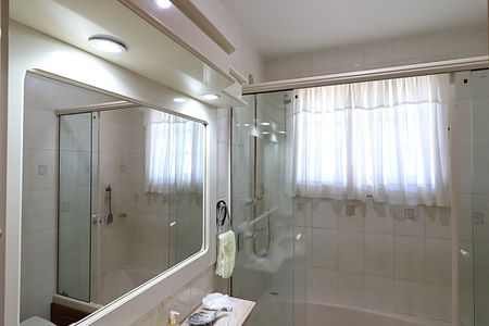 Apartamento à venda com 243m², 3 quartos e 2 vagasBanheiro da Suíte