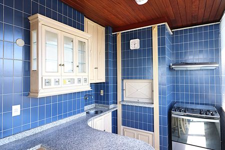 Apartamento à venda com 243m², 3 quartos e 2 vagasCobertura - Churrasqueira