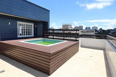 Apartamento à venda com 243m², 3 quartos e 2 vagasTerraço da Cobertura - piscina