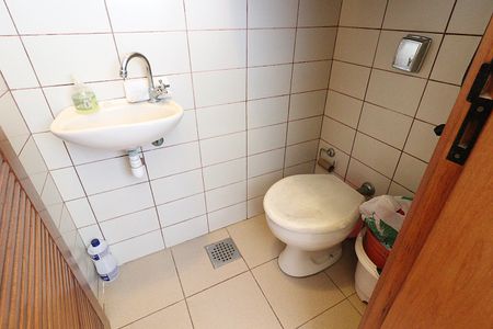 Apartamento à venda com 243m², 3 quartos e 2 vagasBanheiro Auxiliar