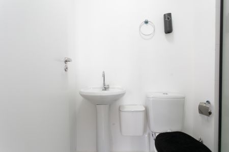 Apartamento à venda com 33m², 2 quartos e sem vaga Apartamento à venda com 33m², 2 quartos e sem vagaBanheiro