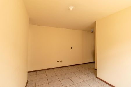 Sala de apartamento para alugar com 2 quartos, 48m² em Uberaba, Curitiba