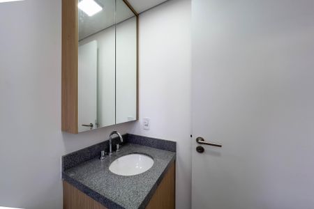 Apartamento à venda com 90m², 2 quartos e 1 vagaBanheiro do quarto 2