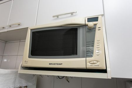 Apartamento para alugar com 55m², 2 quartos e 1 vaga Apartamento para alugar com 55m², 2 quartos e 1 vagaCozinha - Microondas