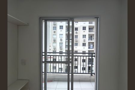 Apartamento para alugar com 45m², 2 quartos e 1 vaga Apartamento para alugar com 45m², 2 quartos e 1 vagaBlindex Sala / Varanda