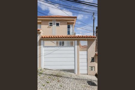 Casa para alugar com 140m², 2 quartos e 2 vagasFachada